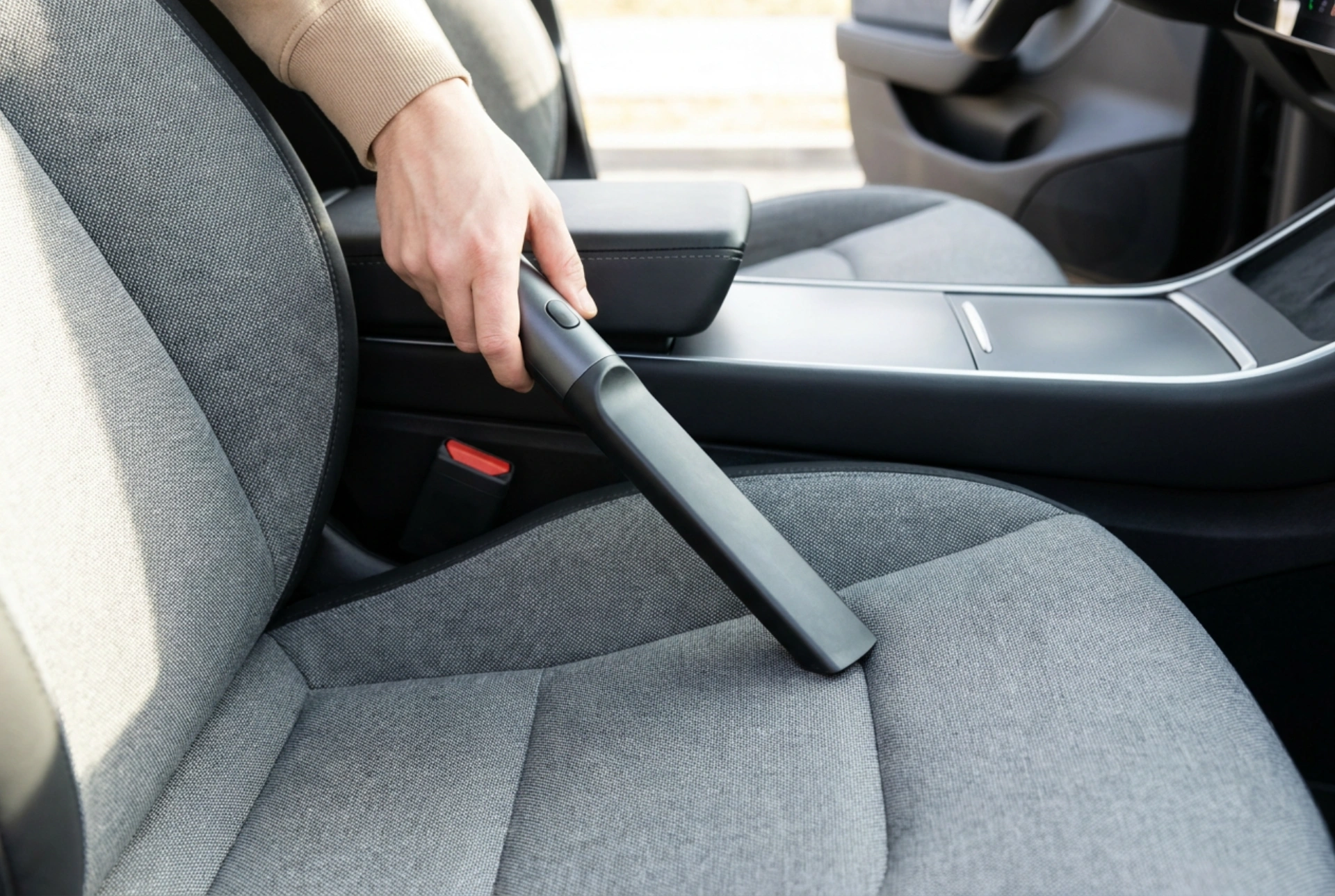Hur du uppnår ett professionellt resultat när du dammsuger bilen