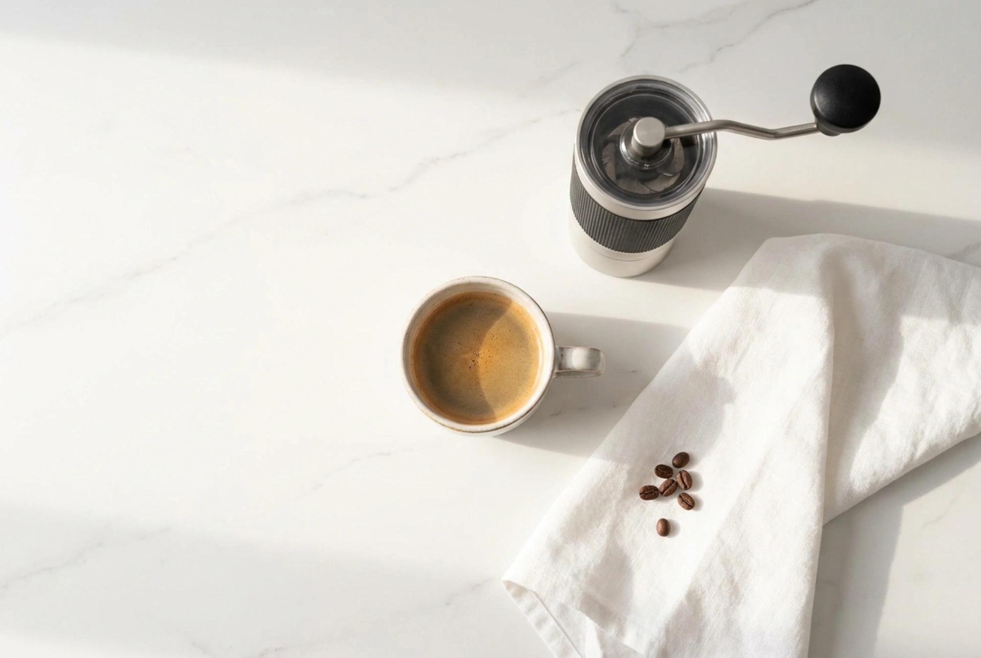 Rengöring av kaffebryggare med kvarn – så slipper du unken lukt